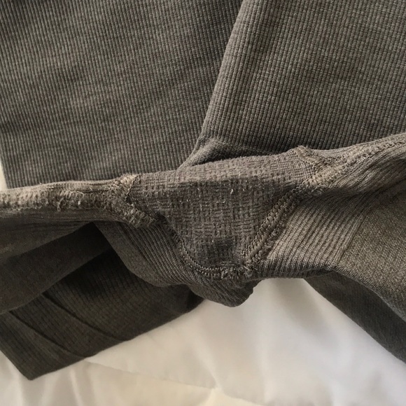 Lululemon in the flow crop - Picture 3 of 3